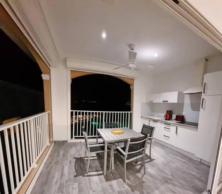 Superbe Studio Lumineux, Vue Sur Piscine Et Mer Baie Nettle Exterior photo
